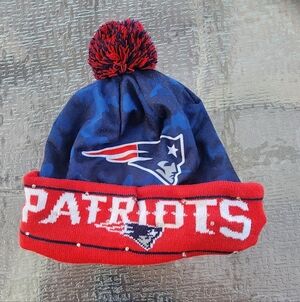 New England Patriots Light Up Pom-Pom Beanie